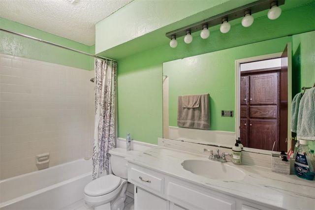 7824 NW 102nd Street, Oklahoma City, OK 73162