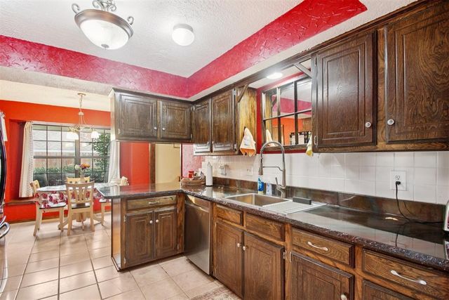 7824 NW 102nd Street, Oklahoma City, OK 73162