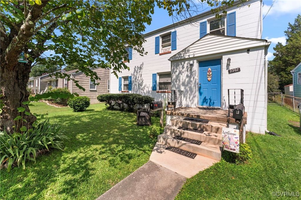 2207 Wakefield Ave, Colonial Heights, VA 23834