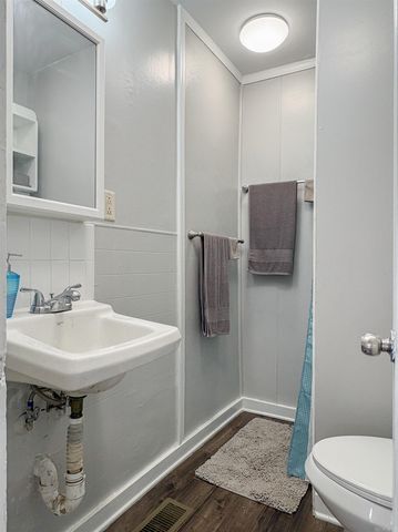 408 Estes Street, Yellville, AR 72687