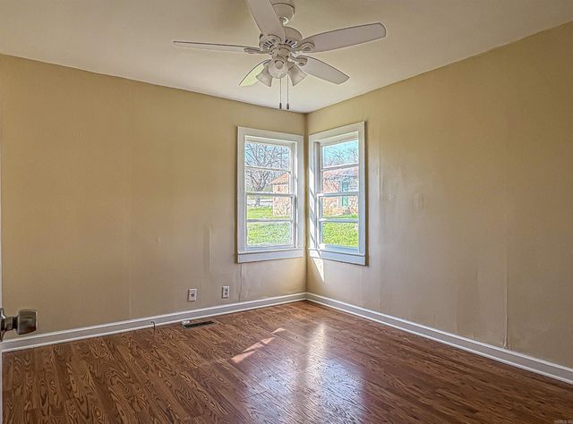 408 Estes Street, Yellville, AR 72687