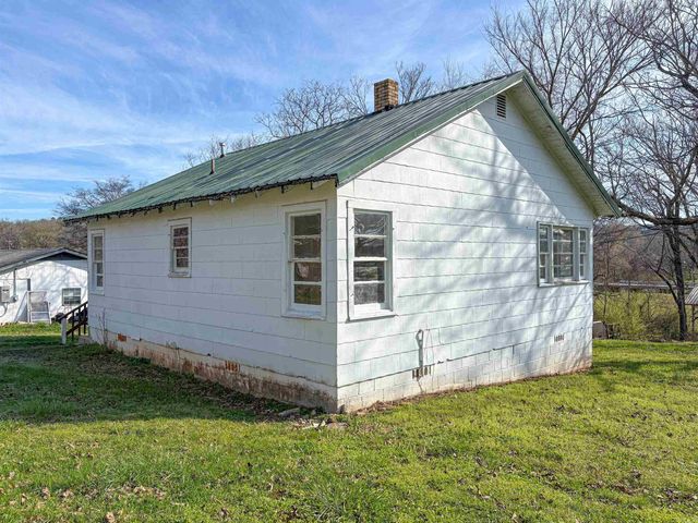 408 Estes Street, Yellville, AR 72687