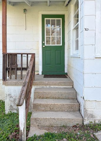 408 Estes Street, Yellville, AR 72687