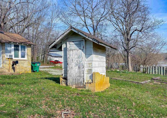 408 Estes Street, Yellville, AR 72687