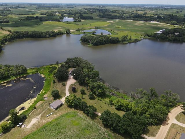9077 82nd Avenue NE, Spicer, MN 56288