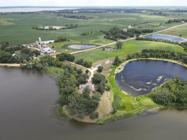 9077 82nd Avenue NE, Spicer, MN 56288