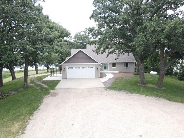 9077 82nd Avenue NE, Spicer, MN 56288