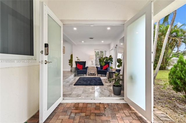 5841 SW 58th Ter 0, South Miami, FL 33143