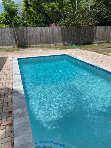 5841 SW 58th Ter 0, South Miami, FL 33143