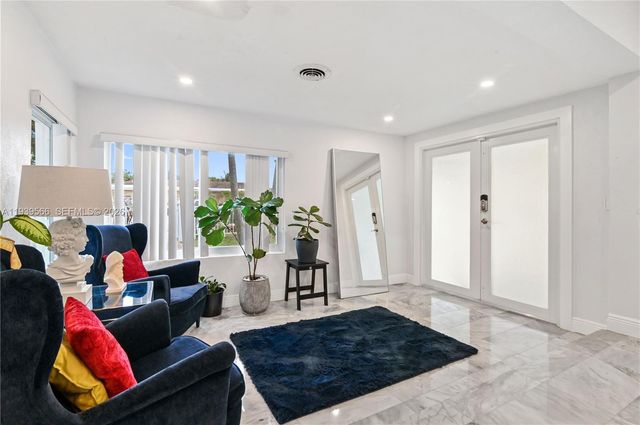 5841 SW 58th Ter 0, South Miami, FL 33143