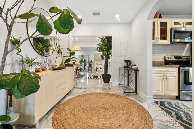 5841 SW 58th Ter 0, South Miami, FL 33143