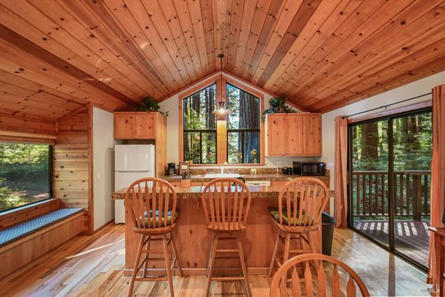 9 Huckleberry Hts, Cazadero, CA 95421
