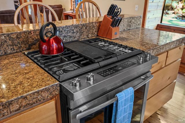 9 Huckleberry Hts, Cazadero, CA 95421