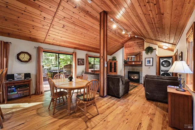 9 Huckleberry Hts, Cazadero, CA 95421