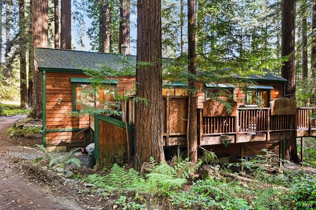 9 Huckleberry Hts, Cazadero, CA 95421
