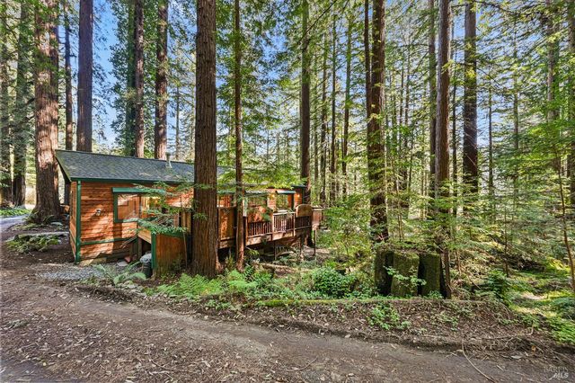 9 Huckleberry Hts, Cazadero, CA 95421