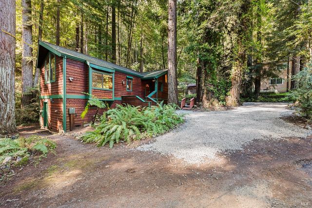 9 Huckleberry Hts, Cazadero, CA 95421