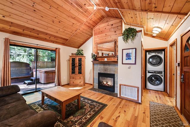 9 Huckleberry Hts, Cazadero, CA 95421