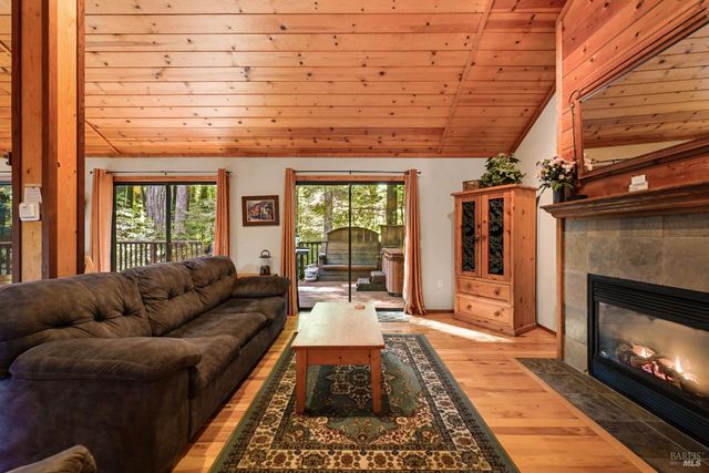 9 Huckleberry Hts, Cazadero, CA 95421
