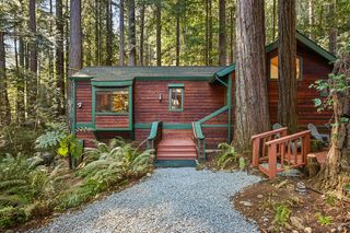 9 Huckleberry Hts, Cazadero, CA 95421