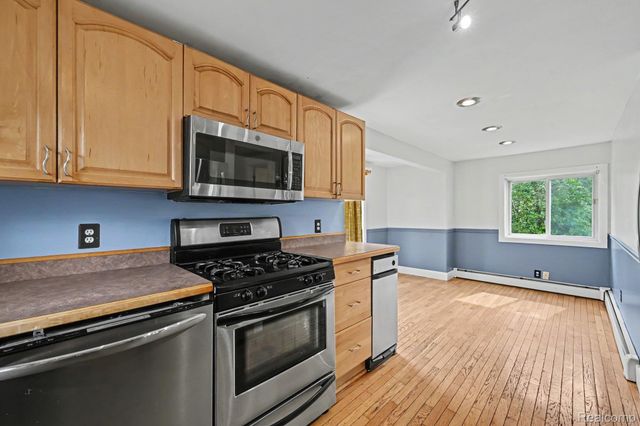 3566 Lotus Drive, Waterford Charter Township, MI 48329