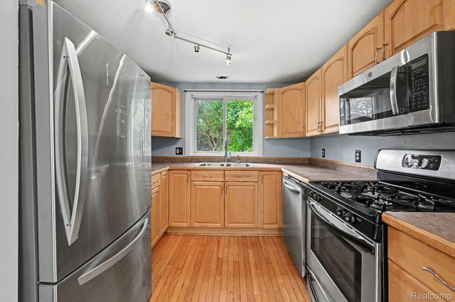 3566 Lotus Drive, Waterford Charter Township, MI 48329
