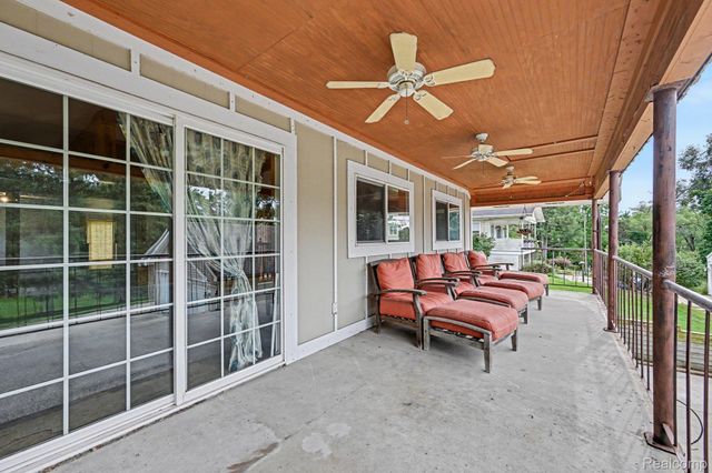 3566 Lotus Drive, Waterford Charter Township, MI 48329