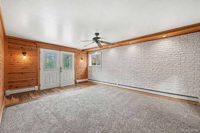3566 Lotus Drive, Waterford Charter Township, MI 48329