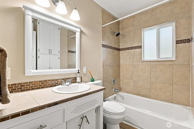 1016 E 61st Street, Tacoma, WA 98404