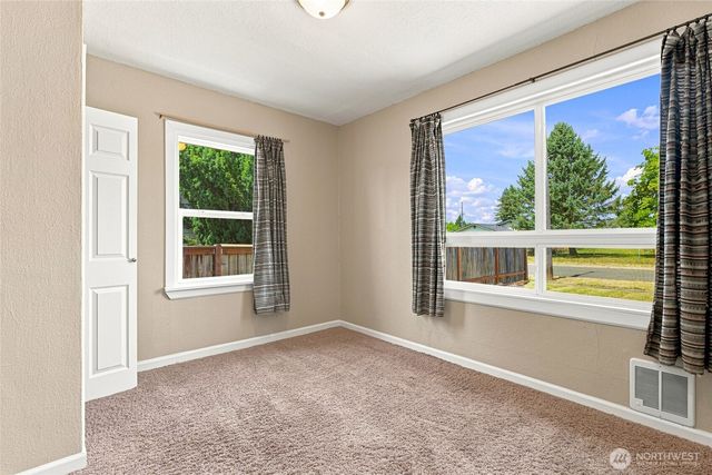 1016 E 61st Street, Tacoma, WA 98404