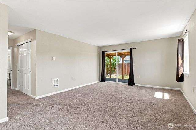 1016 E 61st Street, Tacoma, WA 98404