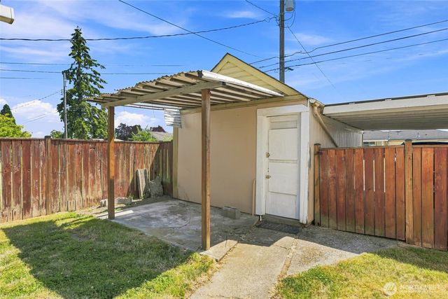 1016 E 61st Street, Tacoma, WA 98404