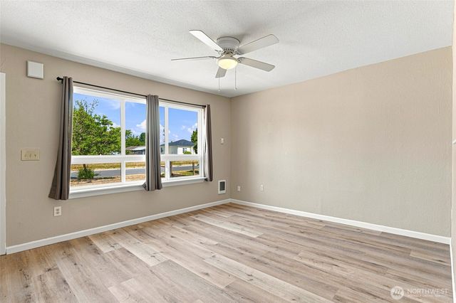 1016 E 61st Street, Tacoma, WA 98404