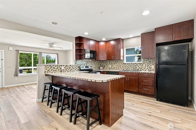 1016 E 61st Street, Tacoma, WA 98404