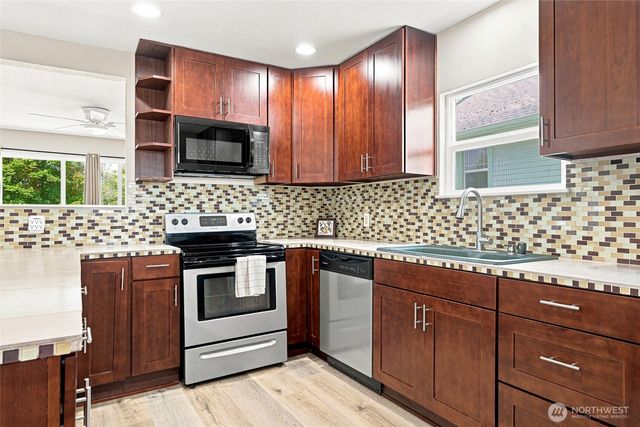 1016 E 61st Street, Tacoma, WA 98404