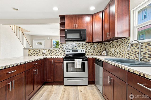 1016 E 61st Street, Tacoma, WA 98404