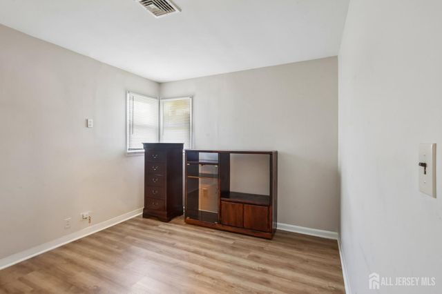 189 Bloomfield Avenue, Iselin, NJ 08830