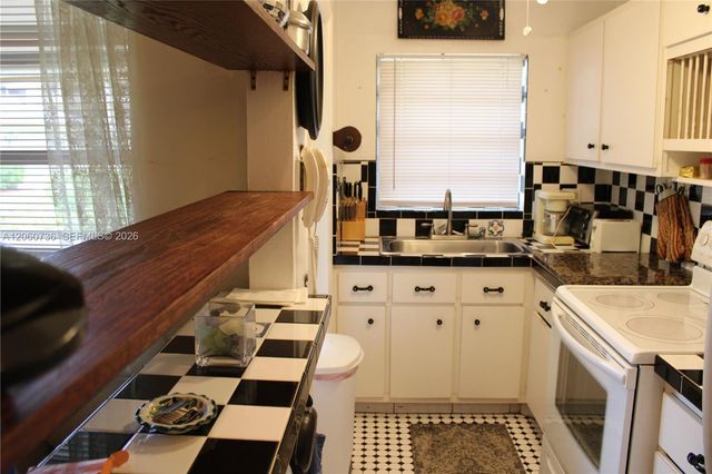 5300 Washington Street H134, Hollywood, FL 33021