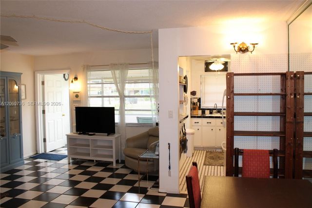 5300 Washington Street H134, Hollywood, FL 33021