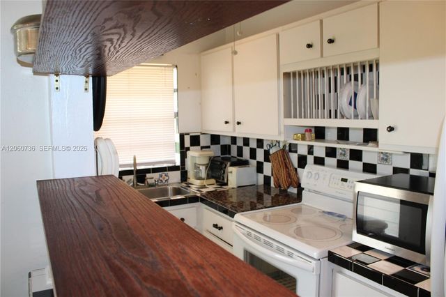 5300 Washington Street H134, Hollywood, FL 33021