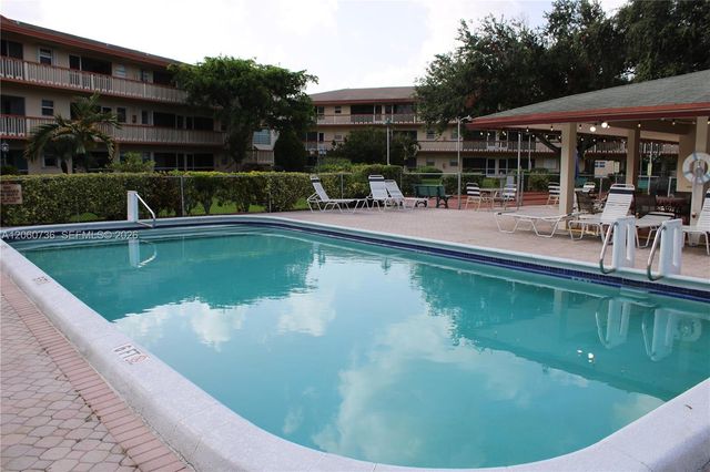 5300 Washington Street H134, Hollywood, FL 33021