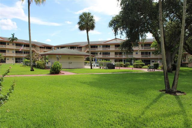 5300 Washington Street H134, Hollywood, FL 33021