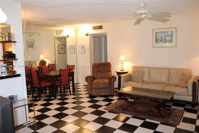 5300 Washington Street H134, Hollywood, FL 33021