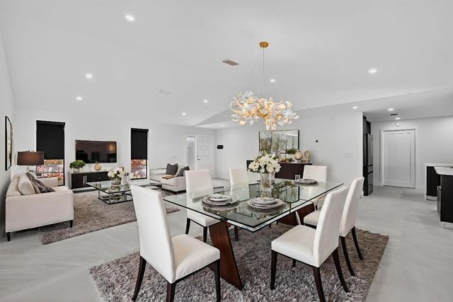 20833 Sonrisa Way, Boca Raton, FL 33433