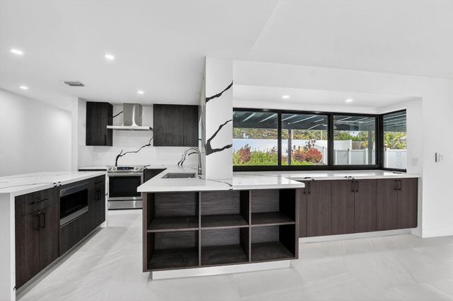 20833 Sonrisa Way, Boca Raton, FL 33433