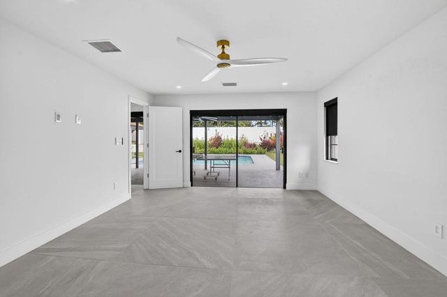 20833 Sonrisa Way, Boca Raton, FL 33433