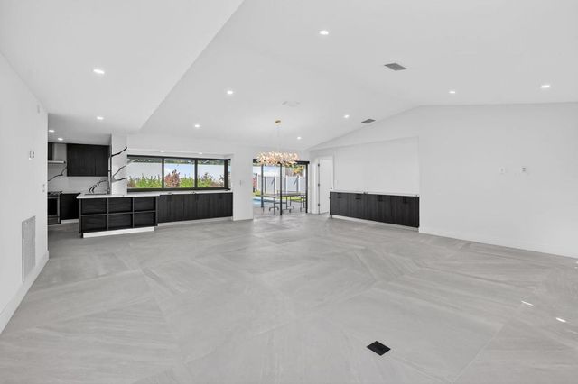 20833 Sonrisa Way, Boca Raton, FL 33433