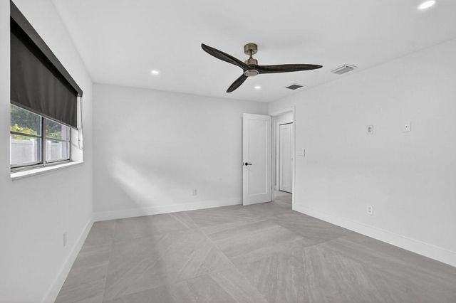 20833 Sonrisa Way, Boca Raton, FL 33433