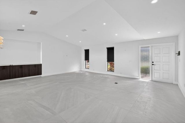 20833 Sonrisa Way, Boca Raton, FL 33433