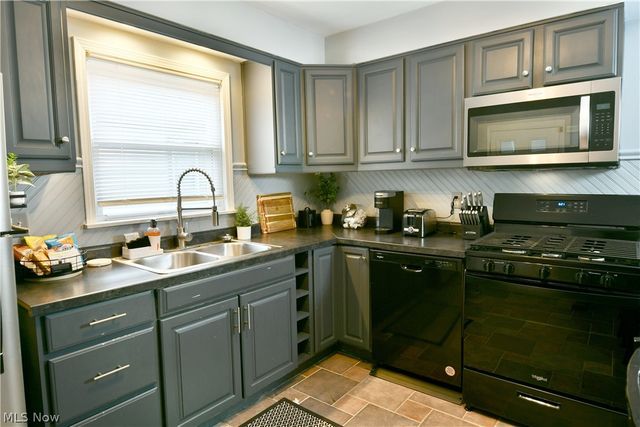 1153 Meadowbrook Avenue SE, Warren, OH 44484